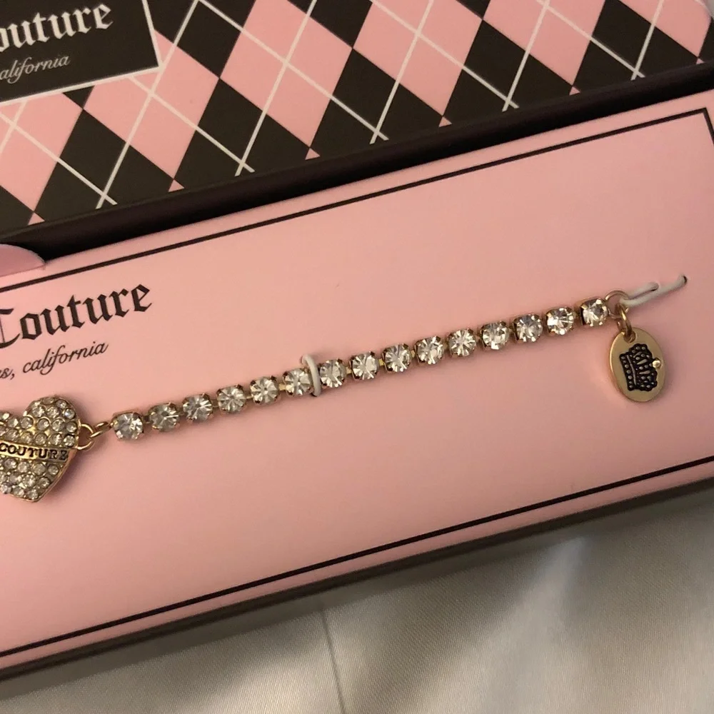 Juicy Couture Gold Tone Clear Crystal Tennis Bracelet Fixed Heart Charm NIB